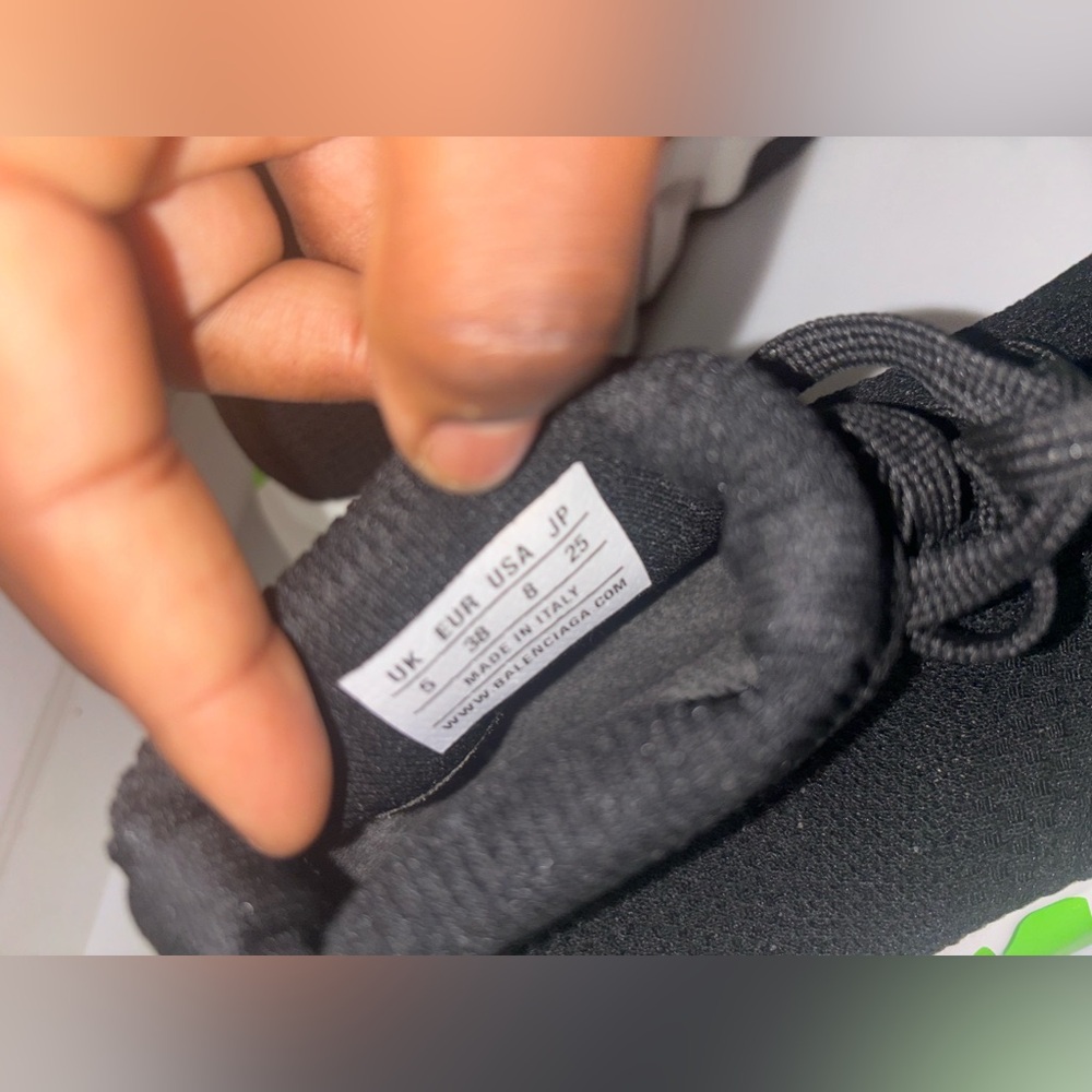 balenciaga women's speed sneaker 'midsole graffiti - black fluo green' Size 8 W - Picture 6 of 12
